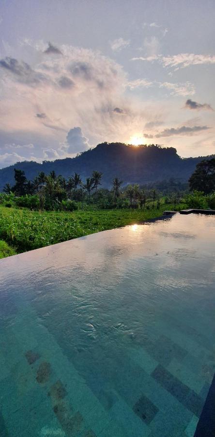 Nana Sidemen * Sidemen (Bali)