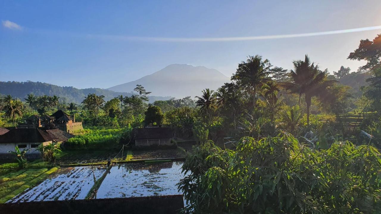 Nana Sidemen * Sidemen (Bali)