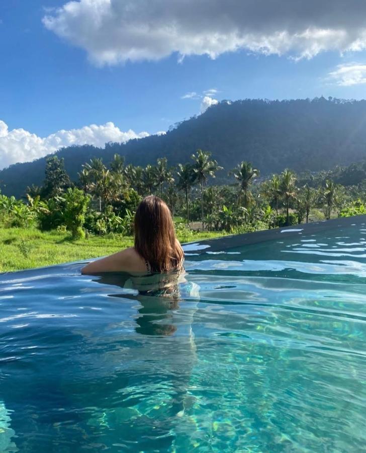 Nana Sidemen * Sidemen (Bali)